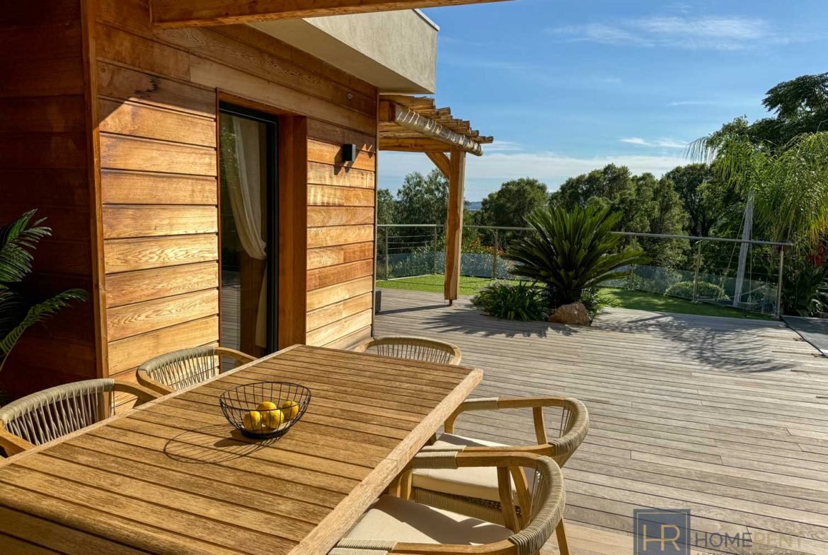 Maison avec piscine location saisonnière Porto Vecchio, villa de charme à louer Corse du sud