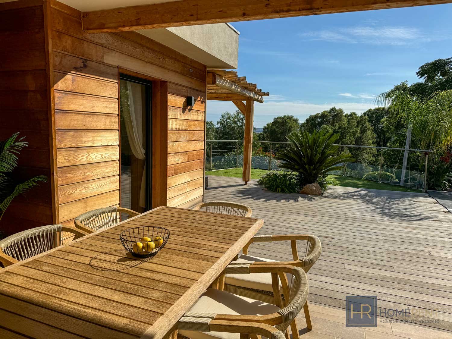 Maison avec piscine location saisonnière Porto Vecchio, villa de charme à louer Corse du sud