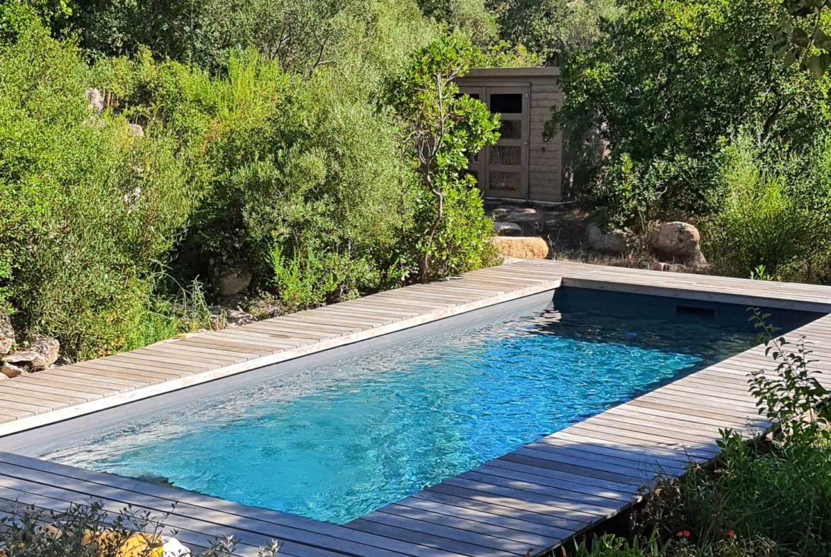 Roccamare Location villa Porto-Vecchio luxe piscine proche plage 4 chambres 8 personnes corse du sud plage St Cyprien et Cala Rossa Lecci