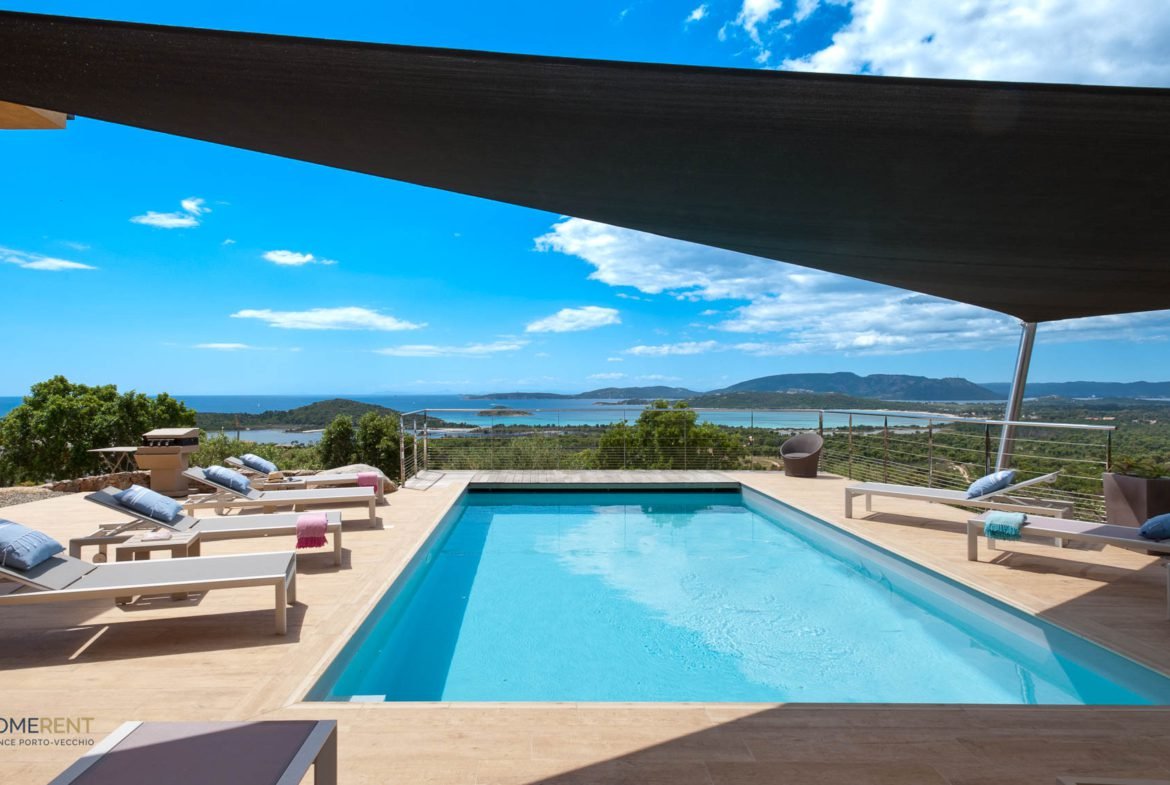 Location villa vue mer à Porto-vecchio avec piscine chauffée proche plage Saint Cyprien