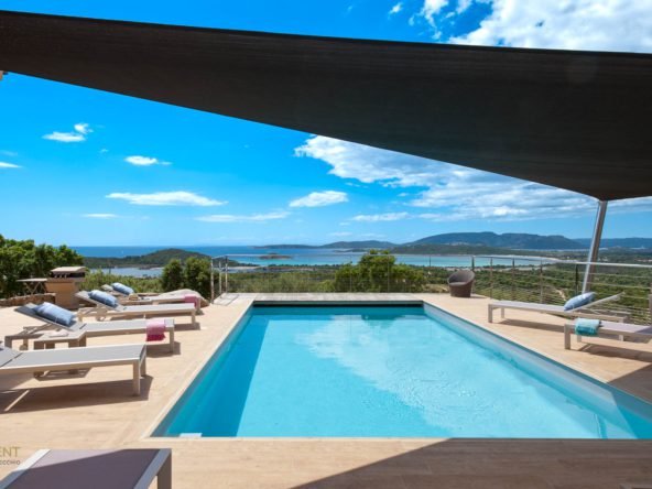 Location villa luxe Petra Rossa Porto-Vecchio Corse du Sud, vacances piscine vue mer Proche plage Cabanon Bleu moderne famille