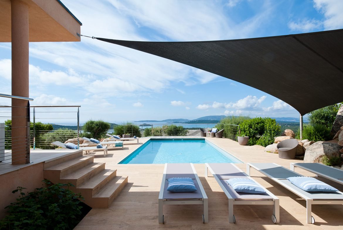 Location villa magnifique vue mer à Porto Vecchio, plage du Cabanon Bleu avec piscine chauffée