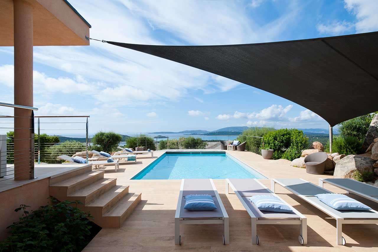 Location villa magnifique vue mer à Porto Vecchio, plage du Cabanon Bleu avec piscine chauffée