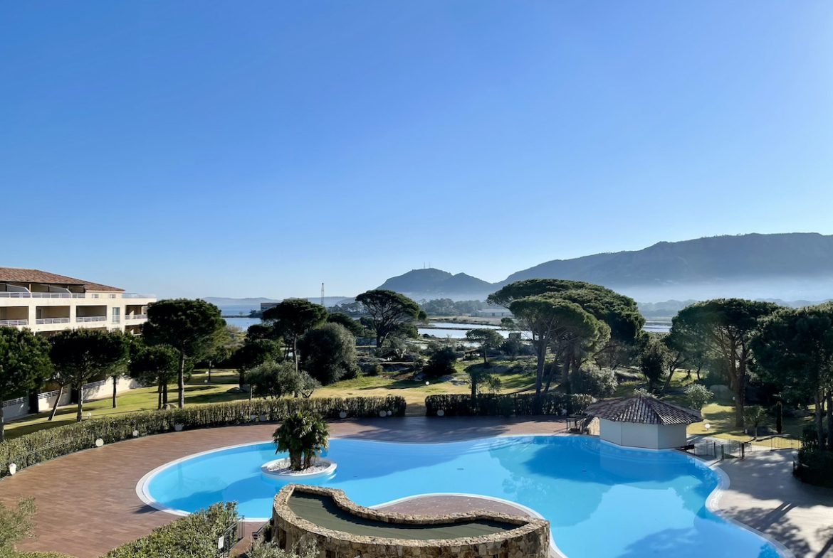 Location Appartement Les Salines Porto Vecchio luxe 4 personnes vue mer piscine résidence 5* confortable