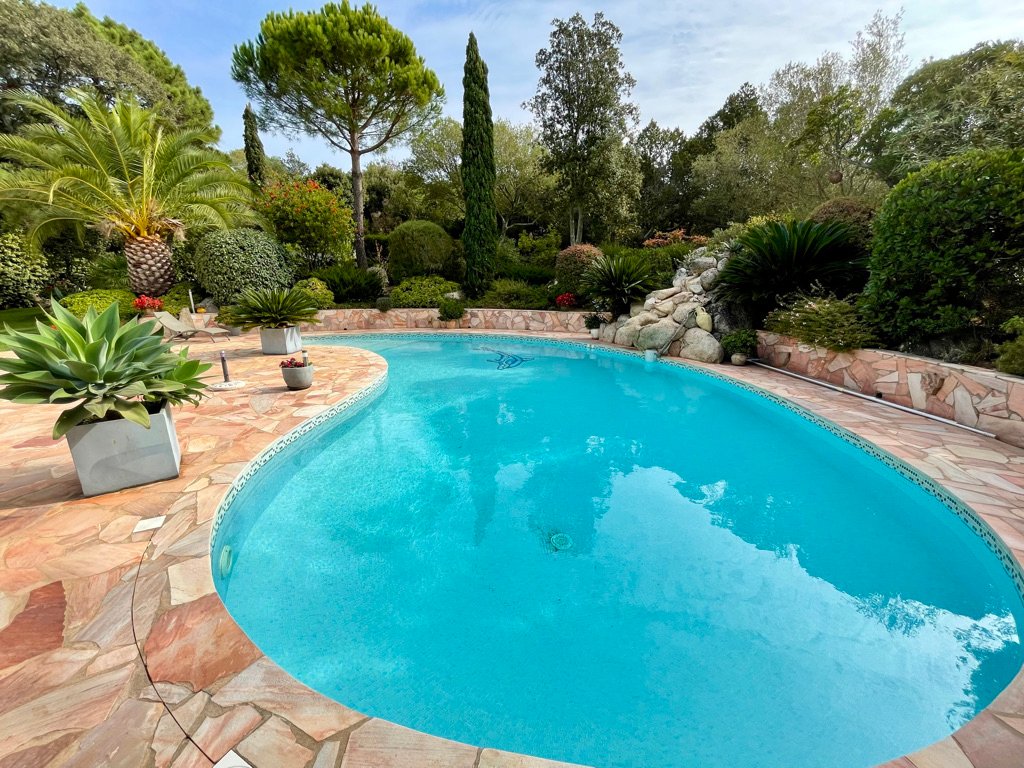 Location villa vacances domaine de Cala Rossa Corse du sud luxe contemporaine proche plage 5 chambres piscine jardin Porto-Vecchio