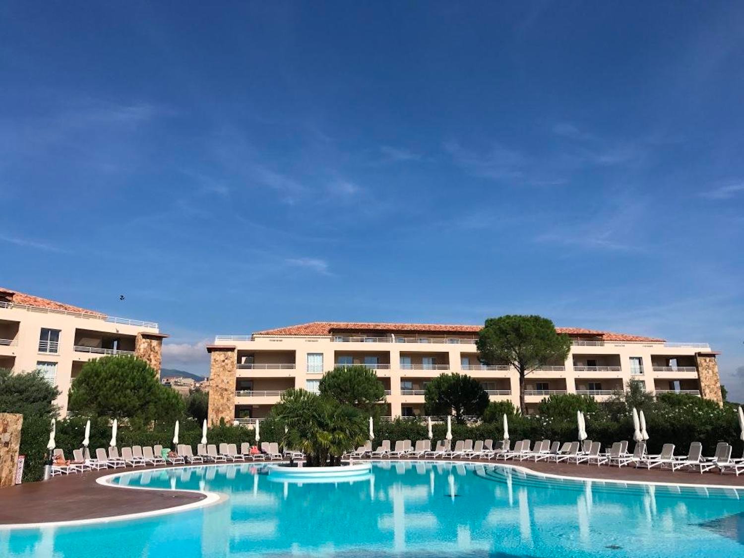 Location vacances appartement T3 Salina Bay Porto Vecchio Corse du sud proche port et plage 2 chambres 6 personnes résidence avec piscine