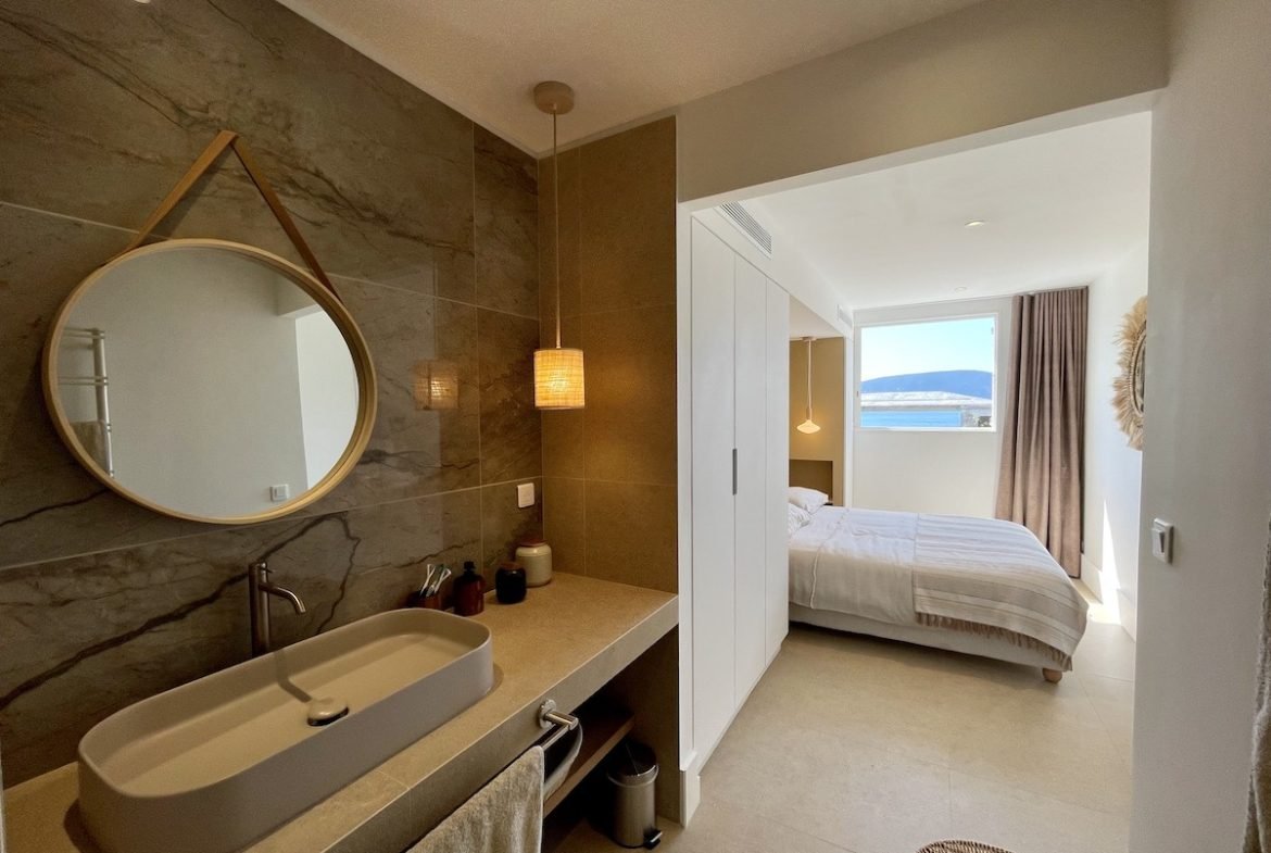 Location appartement Domaine privé de Cala Rossa 4 chambre vue mer montagne plage privées à pied luxe moderne 3 salles de bain grande terrasse