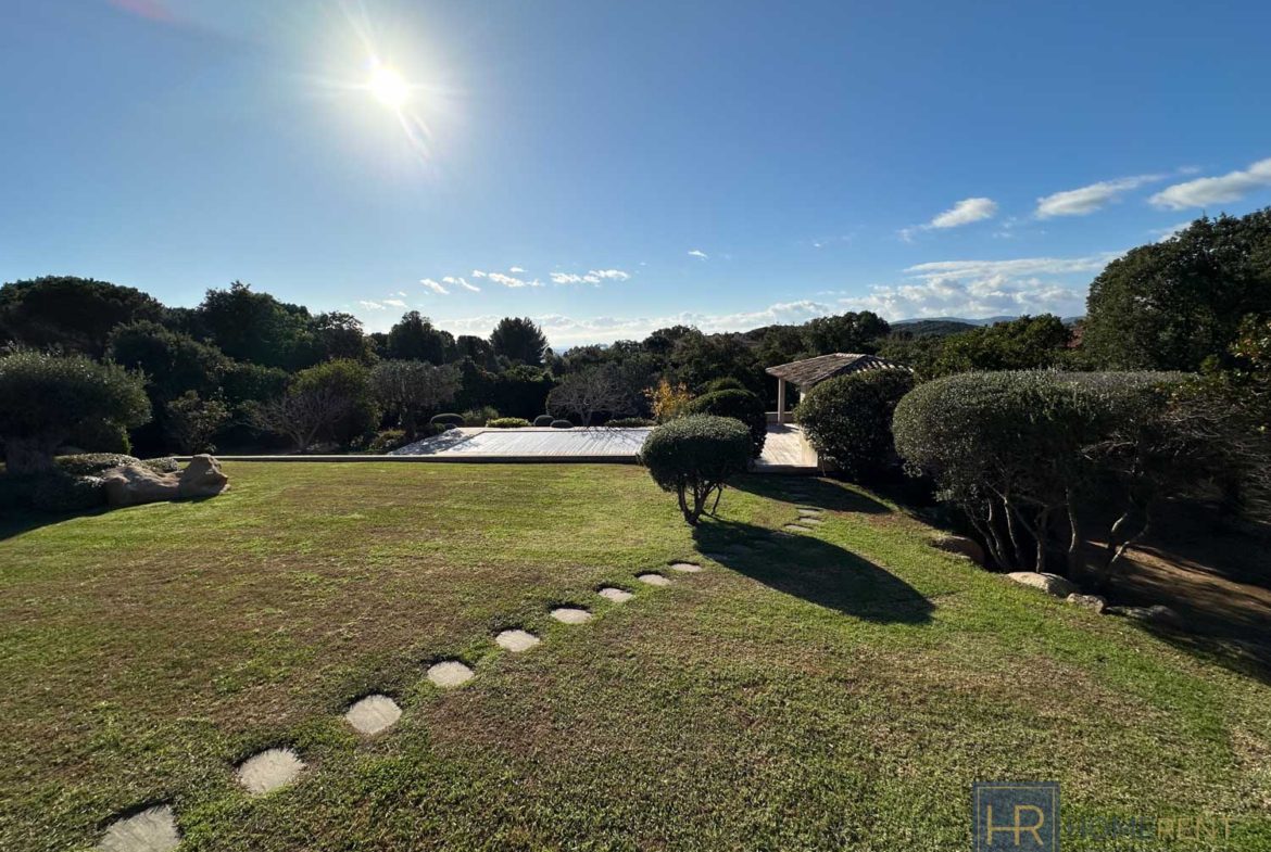 Location villa Luxe Porto Vecchio proche plage vue mer grand jardin piscine