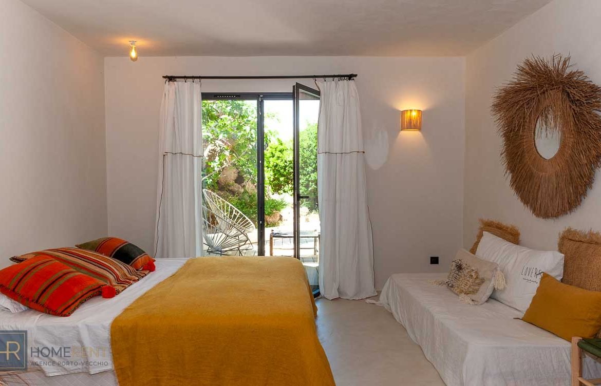 Chambre 3 Maison de vacances luxe dans le domaine de Cala Rossa à Porto-Vecchio, design et situation exceptionnelle plage à pied location villa