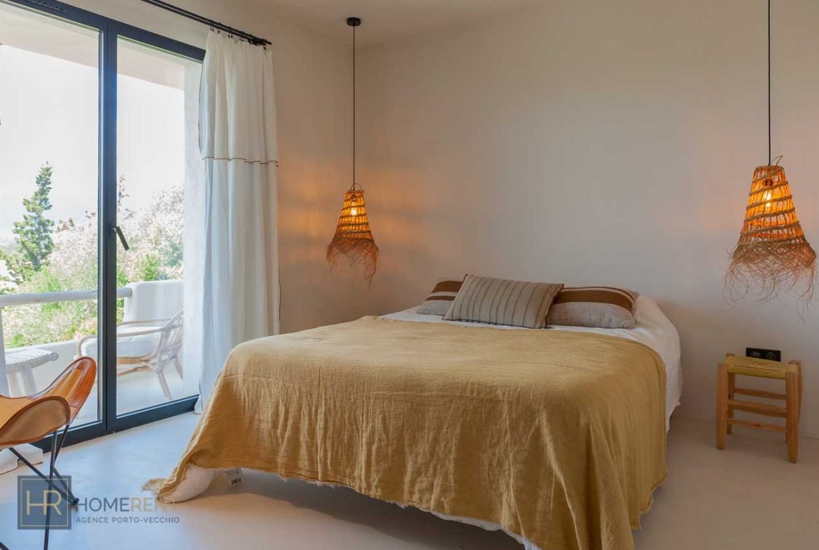 Chambre 2 Maison de vacances dans le domaine de Cala Rossa à Porto-Vecchio, design et situation exceptionnelle plage à pied location villa