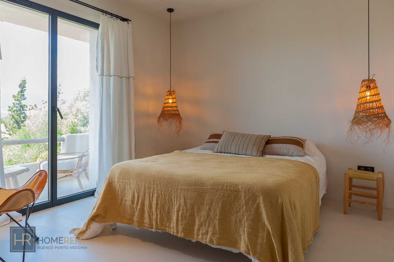 Chambre 2 Maison de vacances dans le domaine de Cala Rossa à Porto-Vecchio, design et situation exceptionnelle plage à pied location villa