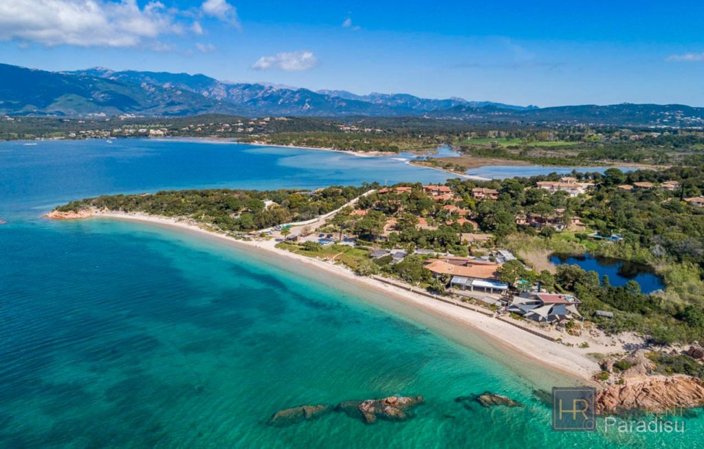 Plage de Benedettu Domaine de Cala Rossa location villa luxe Porto-Vecchio Corse du sud plage St Cyprien Pinarello Lecci Palombaggia Santa Giulia piscine vue mer