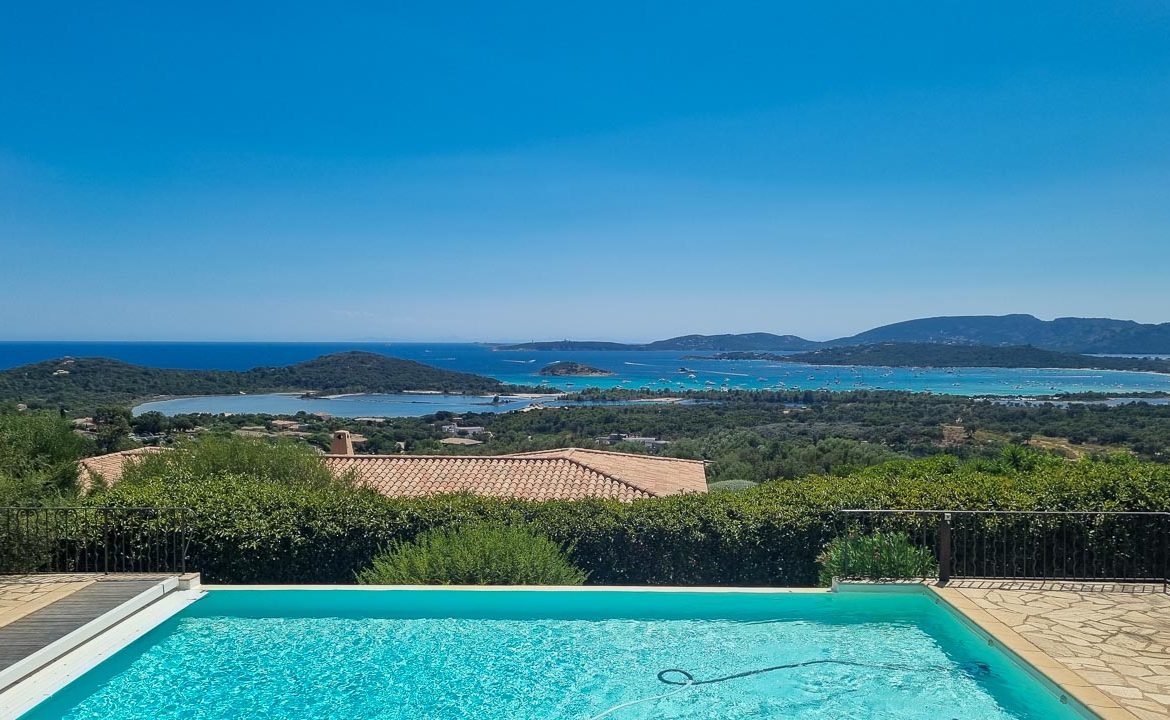 Vue mer baie de St Cyprien location villa Porto Vecchio Corse du sud lecci villa de luxe piscine